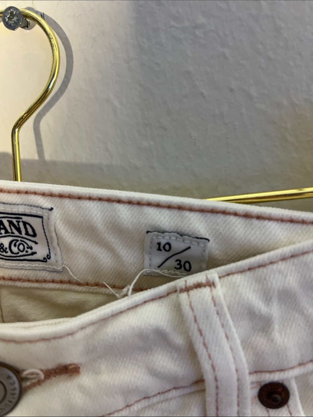 Lucky Brand Boyfriend White Frayed Hem Denim Shorts Contrast Stitching 10 30 - Picture 3 of 9